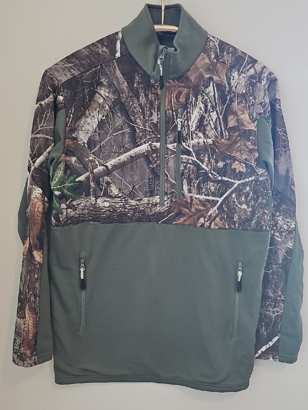 Magellan Outdoors Green/camo Performance Shirt with Blue Label Size‎ Small. Nice